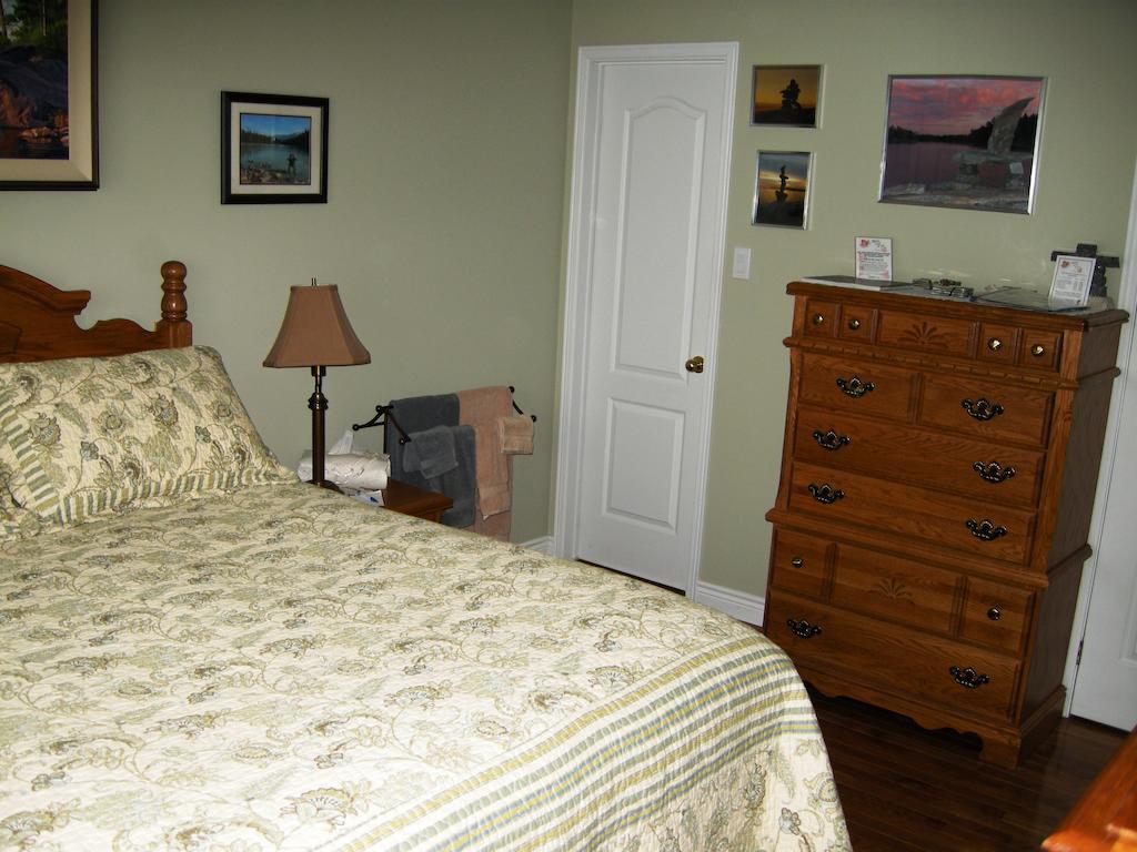 Tucked Inn The Harbour B&B Victoria Harbour Δωμάτιο φωτογραφία