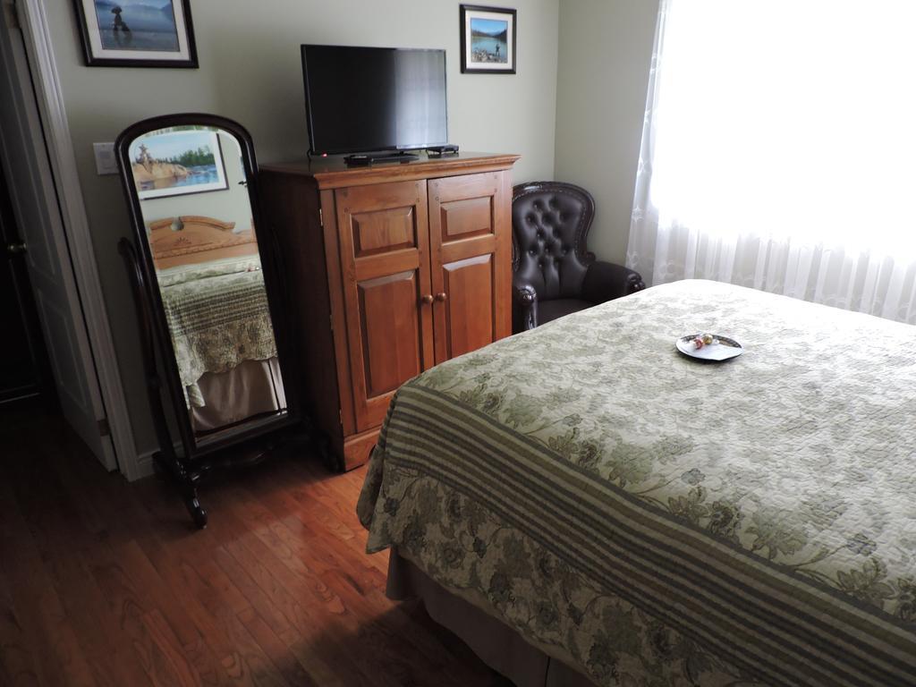 Tucked Inn The Harbour B&B Victoria Harbour Εξωτερικό φωτογραφία