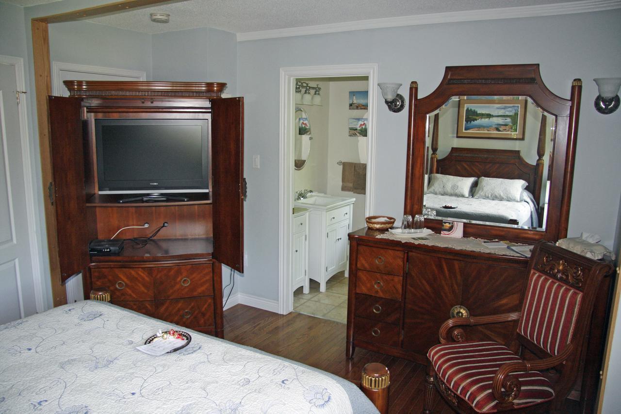 Tucked Inn The Harbour B&B Victoria Harbour Εξωτερικό φωτογραφία