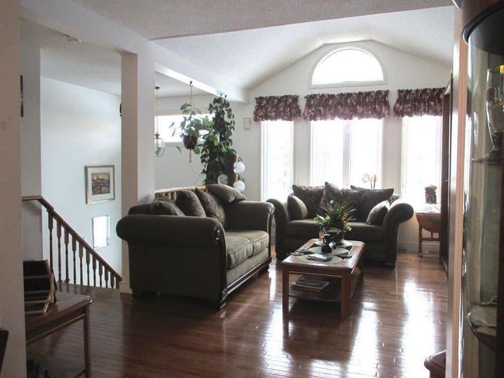 Tucked Inn The Harbour B&B Victoria Harbour Εξωτερικό φωτογραφία