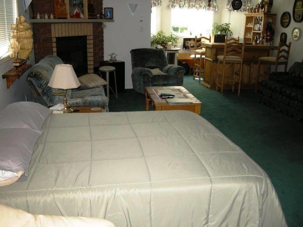 Tucked Inn The Harbour B&B Victoria Harbour Εξωτερικό φωτογραφία