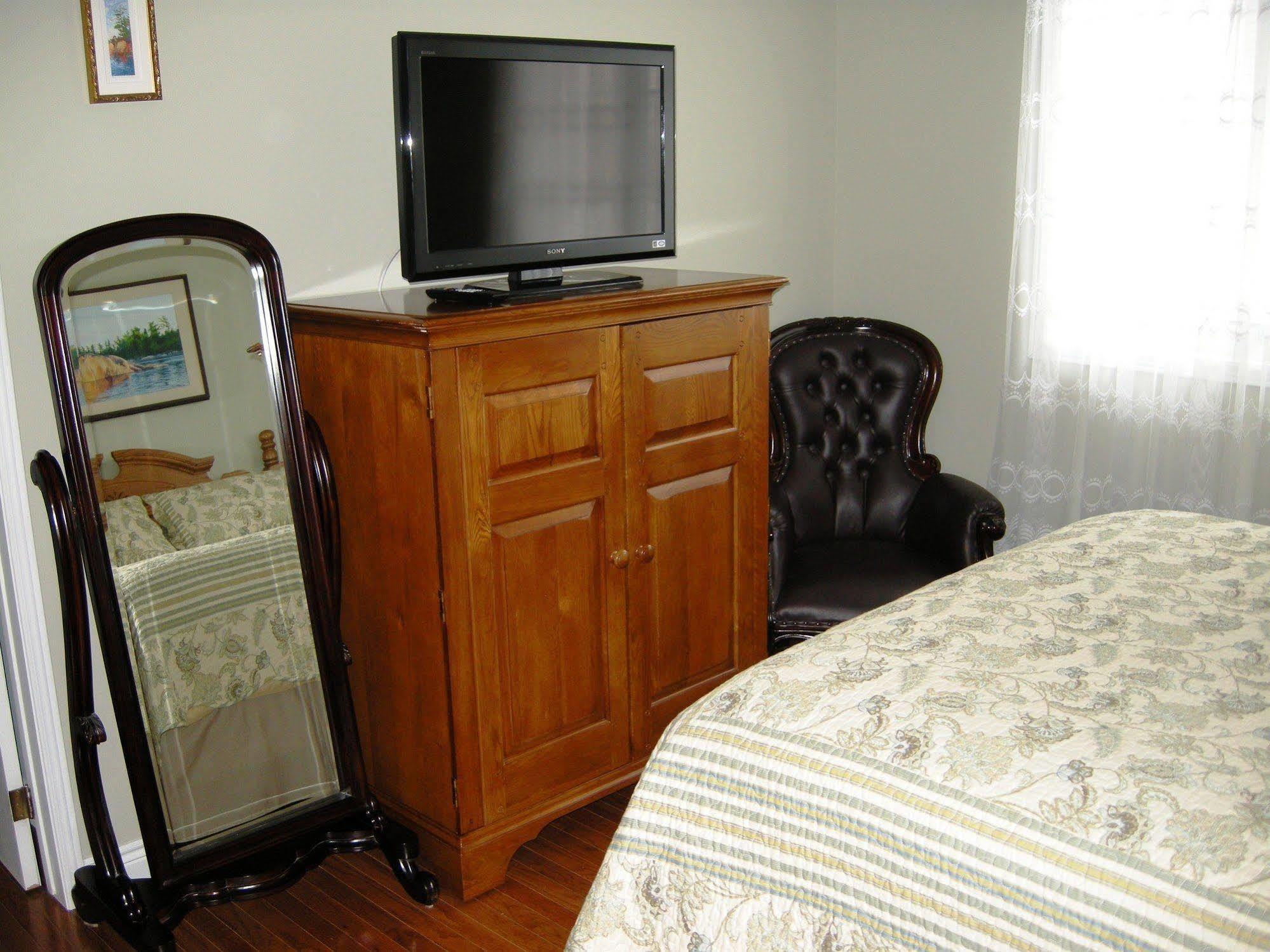 Tucked Inn The Harbour B&B Victoria Harbour Εξωτερικό φωτογραφία