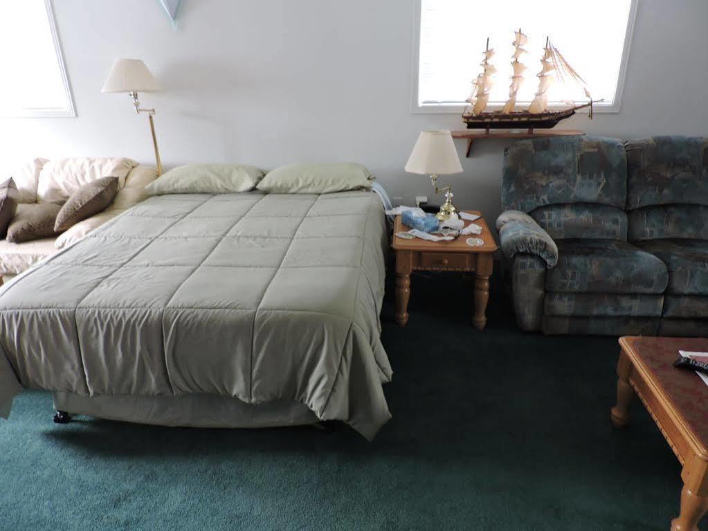 Tucked Inn The Harbour B&B Victoria Harbour Εξωτερικό φωτογραφία